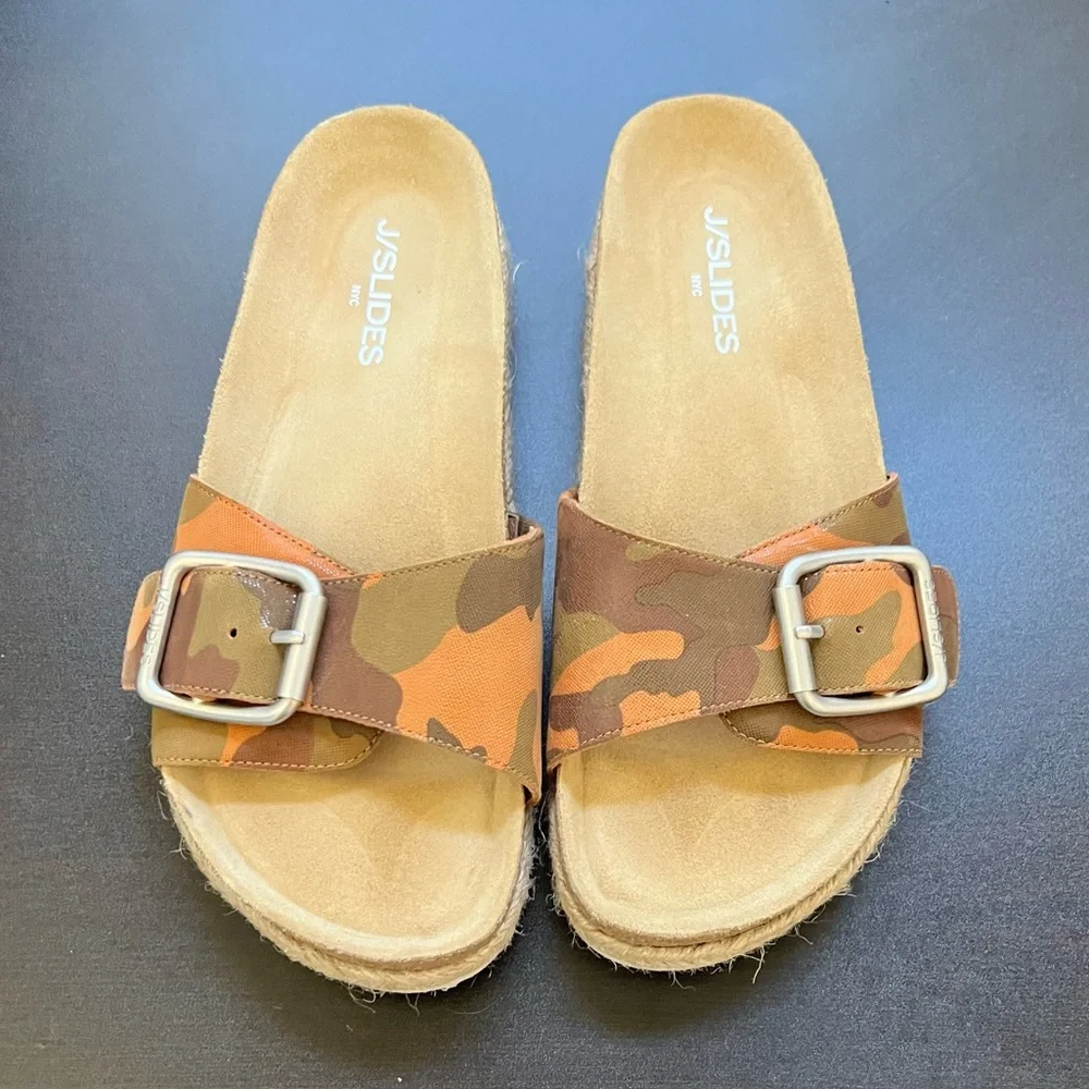 J/SLIDES Camo Sandals - Picture 3 of 10